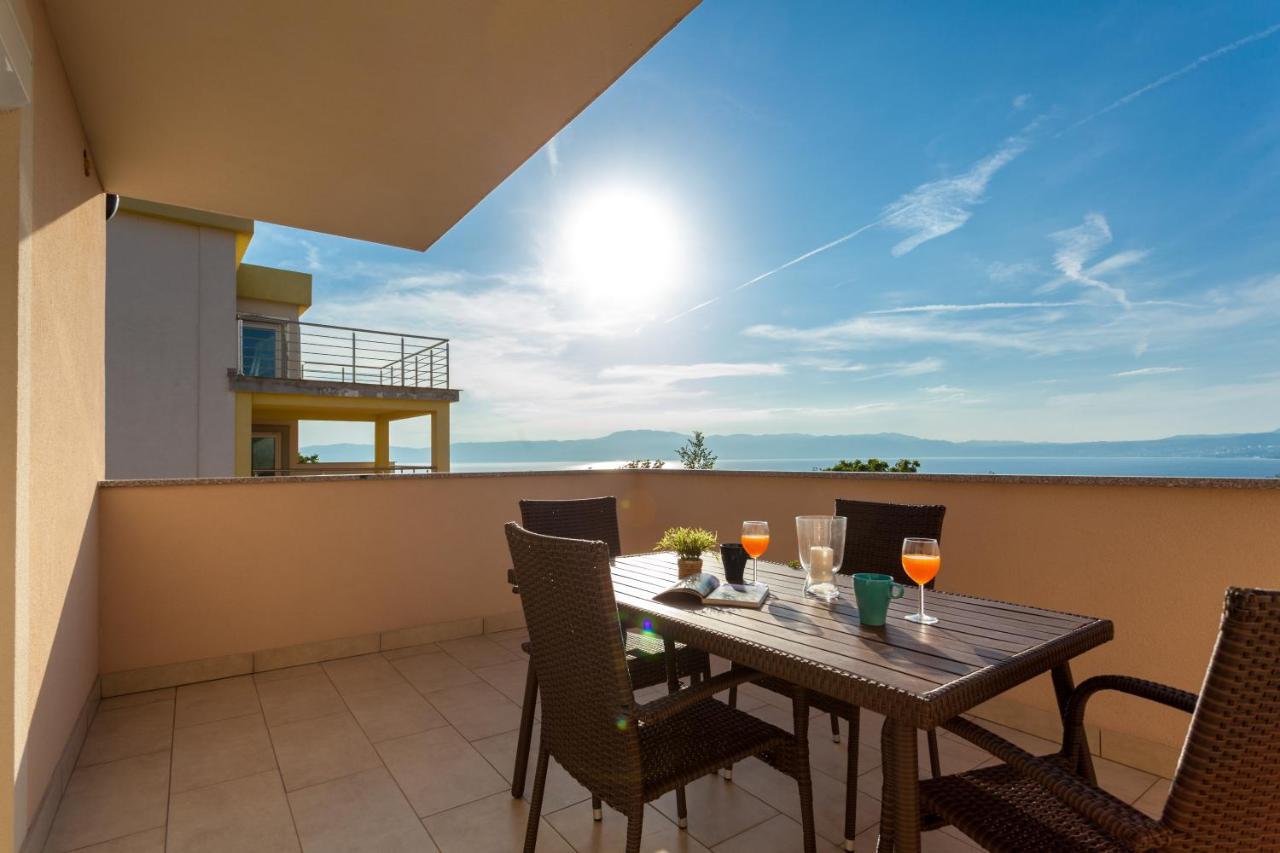 Apartments Didi Omisalj ภายนอก รูปภาพ