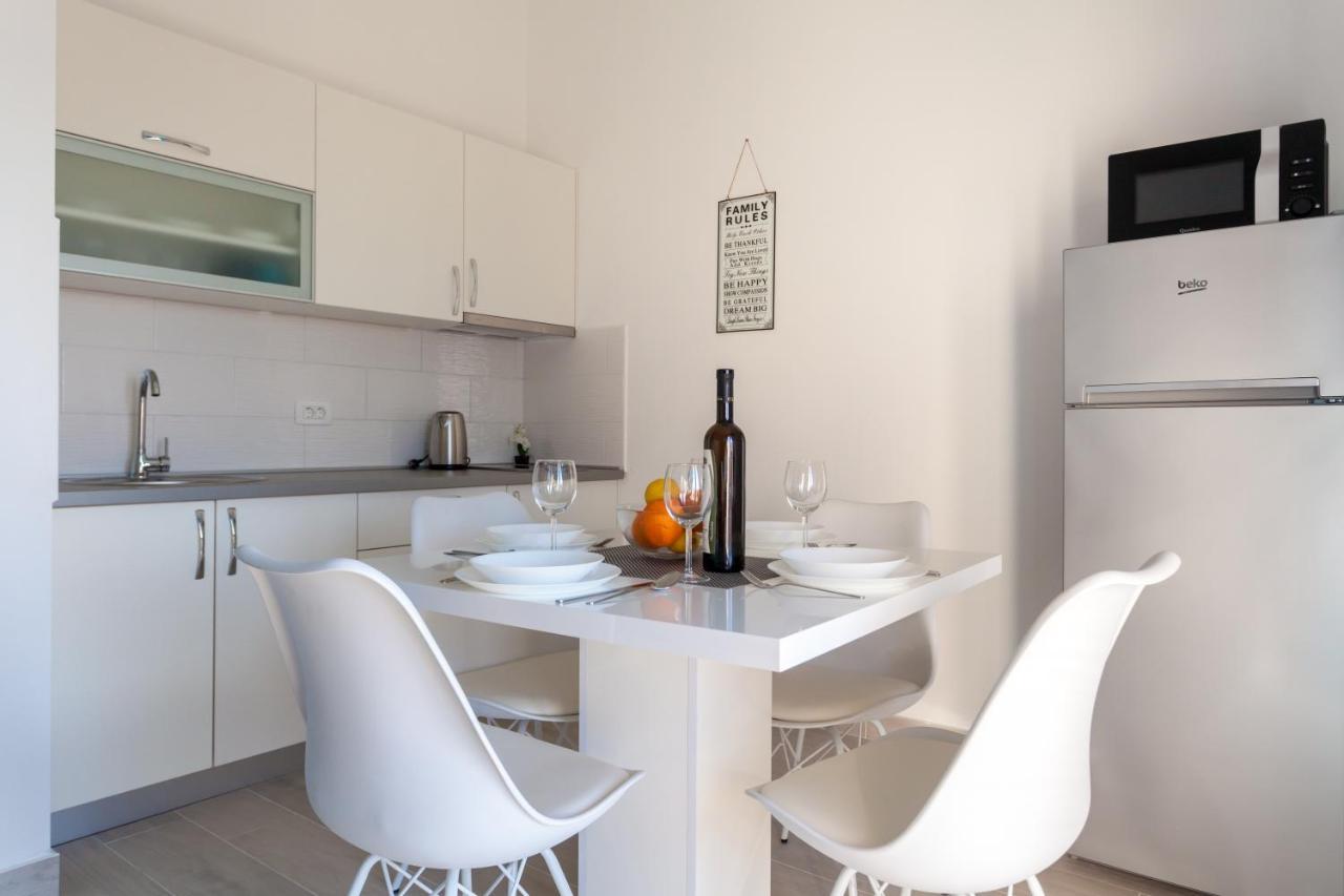 Apartments Didi Omisalj ภายนอก รูปภาพ